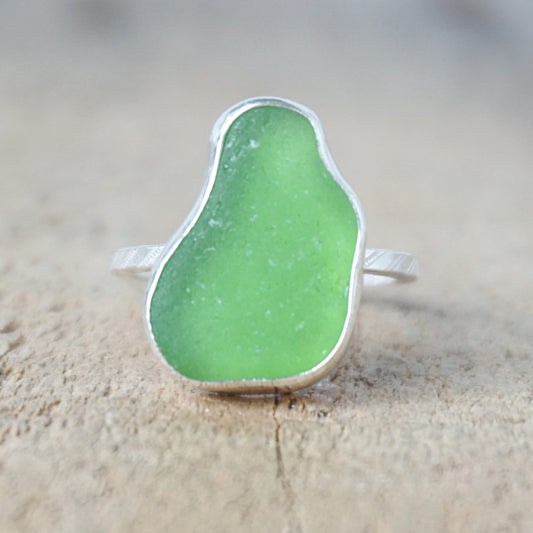 Size 7 1/2 Kelly Green Sea Glass Stacking Ring