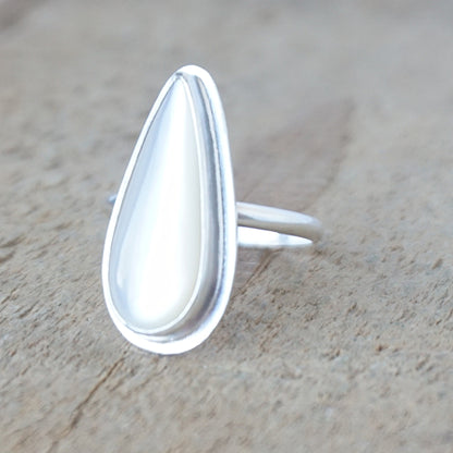 Size 7 Mother of Pearl Statement Ring