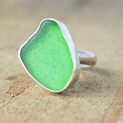 Size 7 1/2 Kelly Green Sea Glass Ring