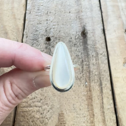 Size 7 Mother of Pearl Statement Ring